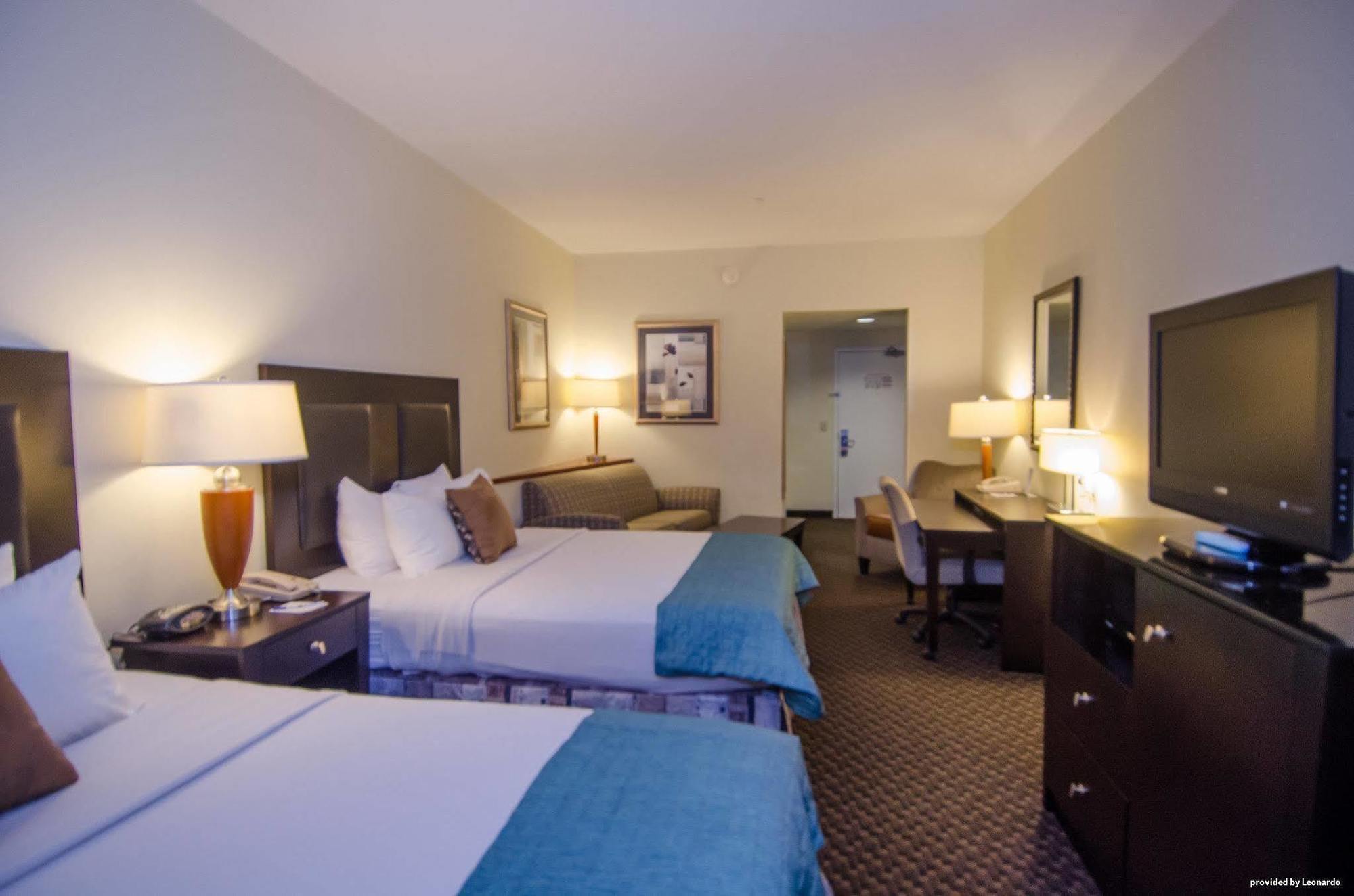 Best Western Plus Castlerock Inn & Suites Bentonville Room photo